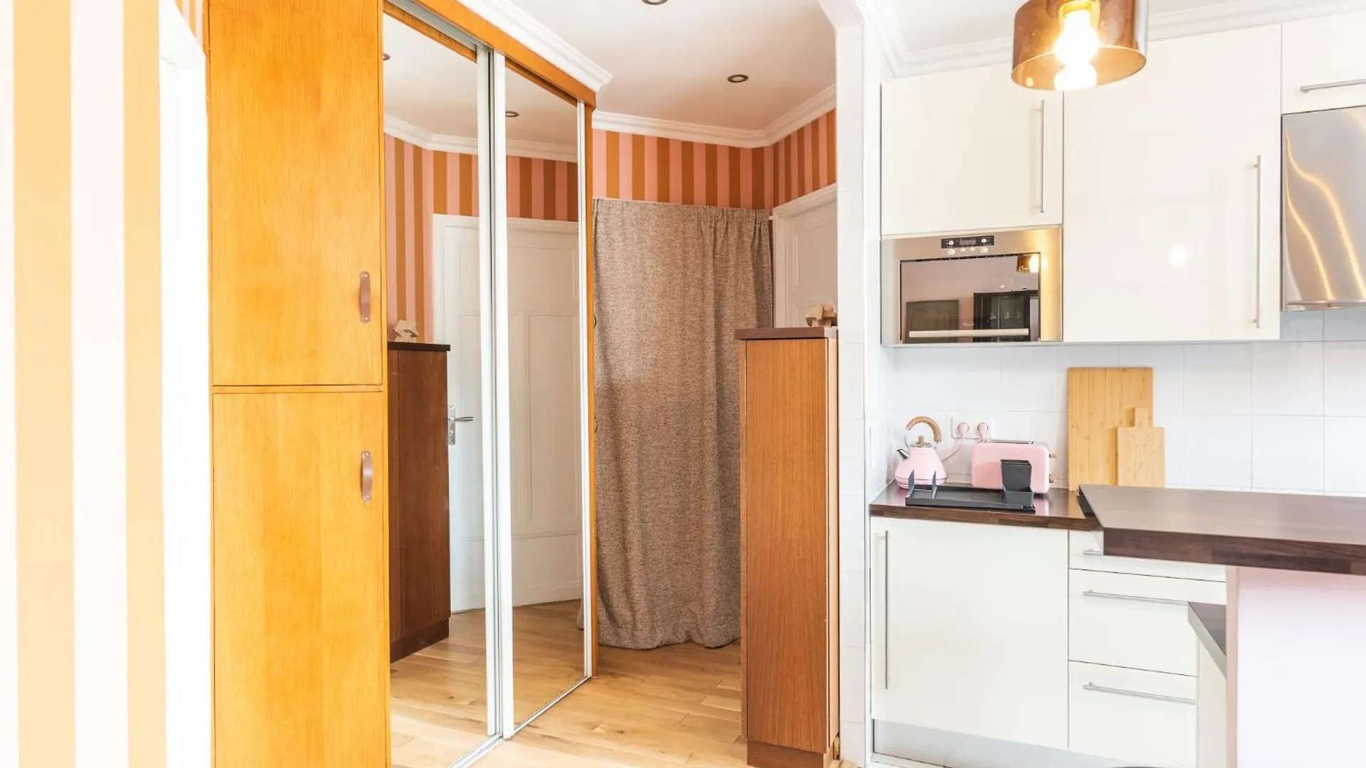 Cosy & Design Apartment 4 Guests - Eiffel Tower Paris France